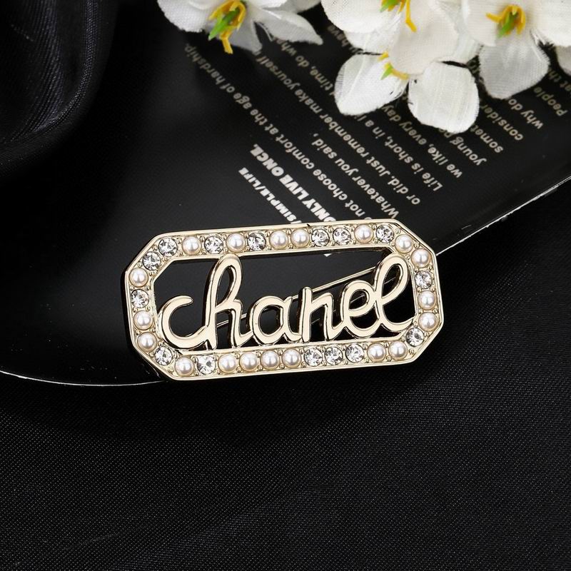 Chanel Brooch 09yxs41
